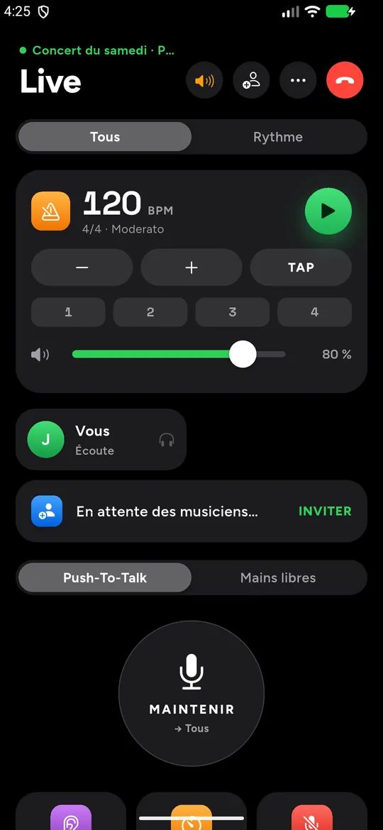 Écran Live de BandTalk : métronome partagé, musiciens connectés et gros bouton pour parler